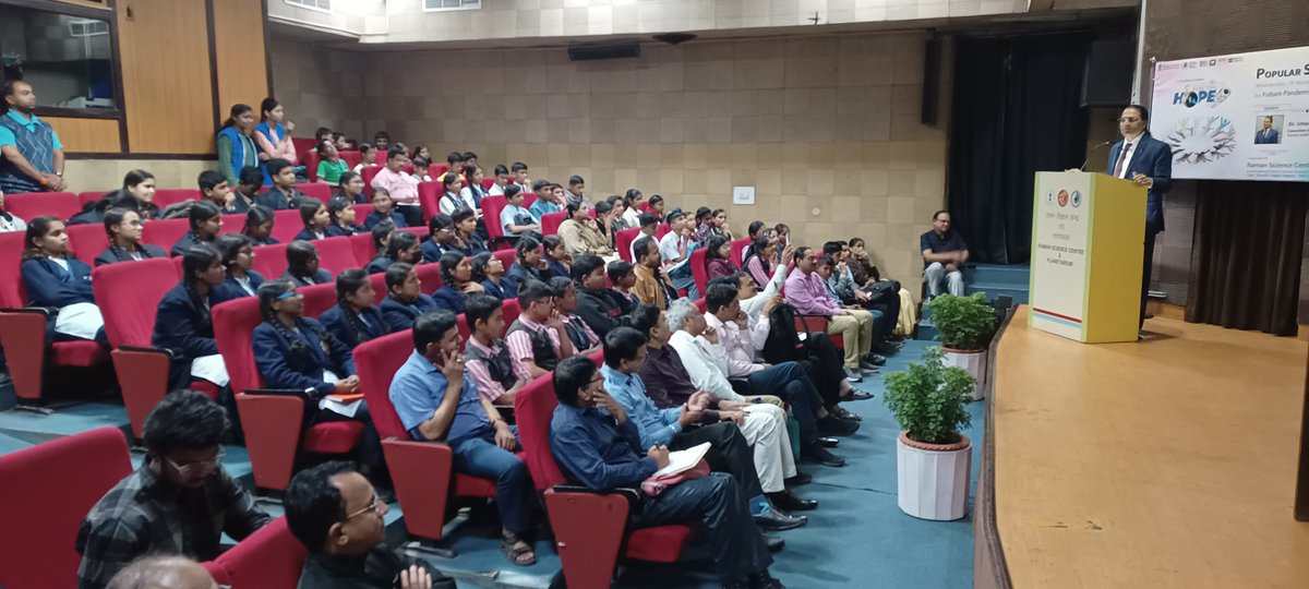 RamanCentre's tweet image. As a part of &apos;Vaccines Injecting Hope&apos; Exhibition, today RSCN organised a PSL delivered by Dr Umesh Shaligram, Serum Institute of India, Pune on theme &apos;Future Pandemic Preparedness&apos;. @wellcometrust #VaccinesInjectingHope #IndiaUKTogether #vaccines #viruses #maharashtra #nagpur