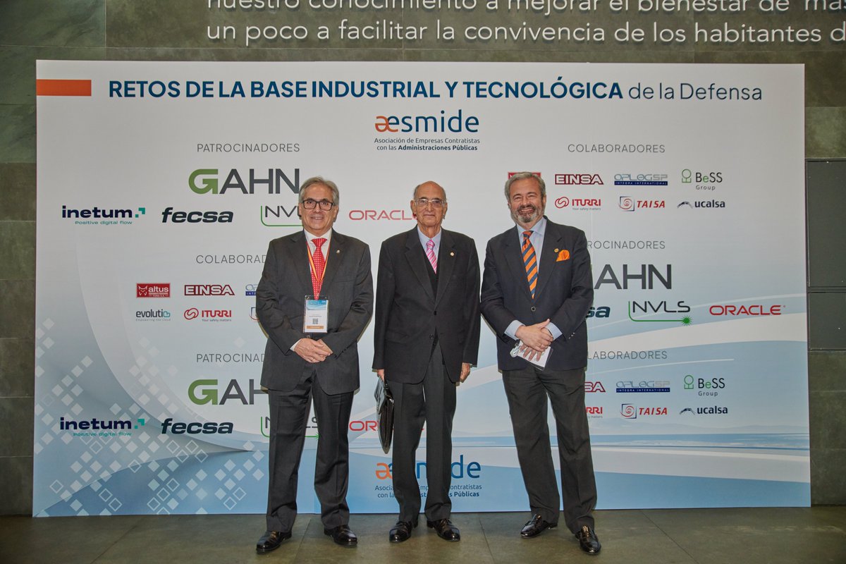 IntegraIntSpain's tweet photo. XXI Foro @aesmide, Retos de la base industrial y tecnológica de la #DEFENSA con su Pdte. Gerardo Sánchez Revenga, el Pdte. @CEOE_ES, Antonio Garamendi, el TG García de las Hijas, la #SEDEF Amparo Valcarce y el Pdte. de @Funda_FEINDEF  Julian Garcia Vargas.  #INDUSTRIADEFENSA https://t.co/yM5fwwsIGN