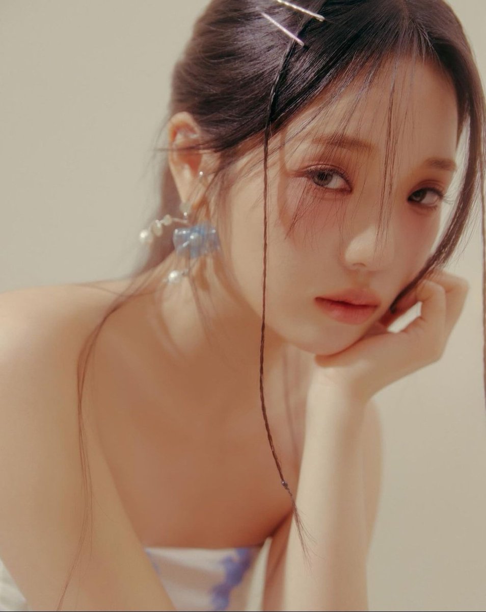 jisunbr's tweet photo. [📸] 29.11.2023 | Atualização da Jisun no seu instagram pessoal 

"2024 Season's greetings 🎀🩰🤍"

▫️| https://t.co/txFwrSvWXc

#JISUN #지선 #fromis_9 #프로미스나인
(1/2) https://t.co/KhVpX3xV8r
