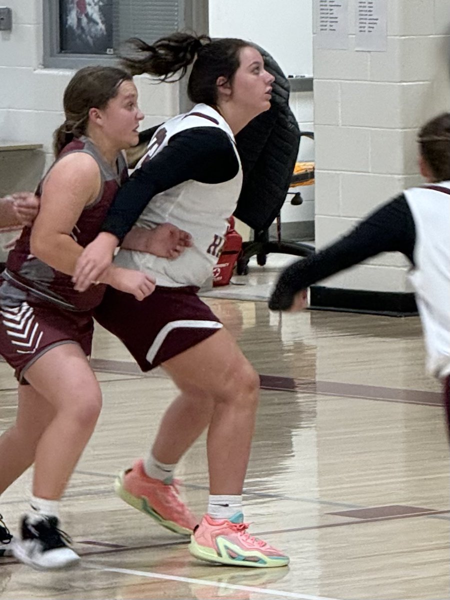 _Emily_Wright's tweet photo. Can’t believe my 8th grade season is over half way done. 🦅🏀 https://t.co/dEDZyuBth3