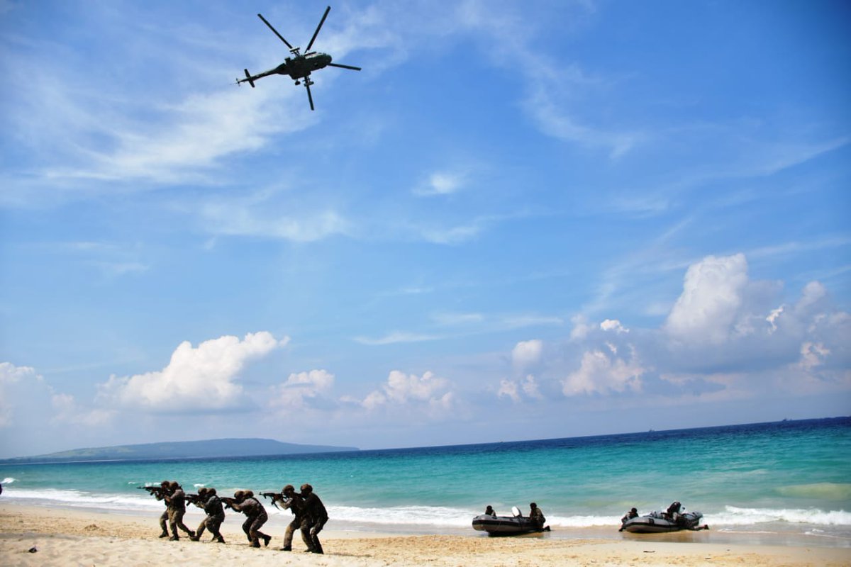 Ex #DweepShakti23 🇮🇳🔥

Tri-Service exercise was conducted and Andaman & Nicobar from 20-24 Nov. The multi-domain Ex included Amphibious landings, Air-landed ops, Heliborne Ops, Special Force ops, ISR Ex & Coastal Security. 

#IndianArmedForces #TriService #Exercise