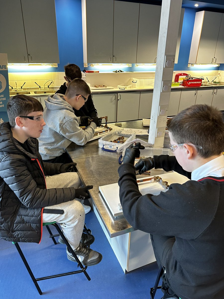 GHSNextStep's tweet image. Great day out at @gsc1 with S3s doing the @BAESystemsInc engineering workshop! Engineers in the making 👷🏻‍♀️👷🏼👷🏽‍♂️👷🏽‍♀️@LearnGSC @GovanHighSchool