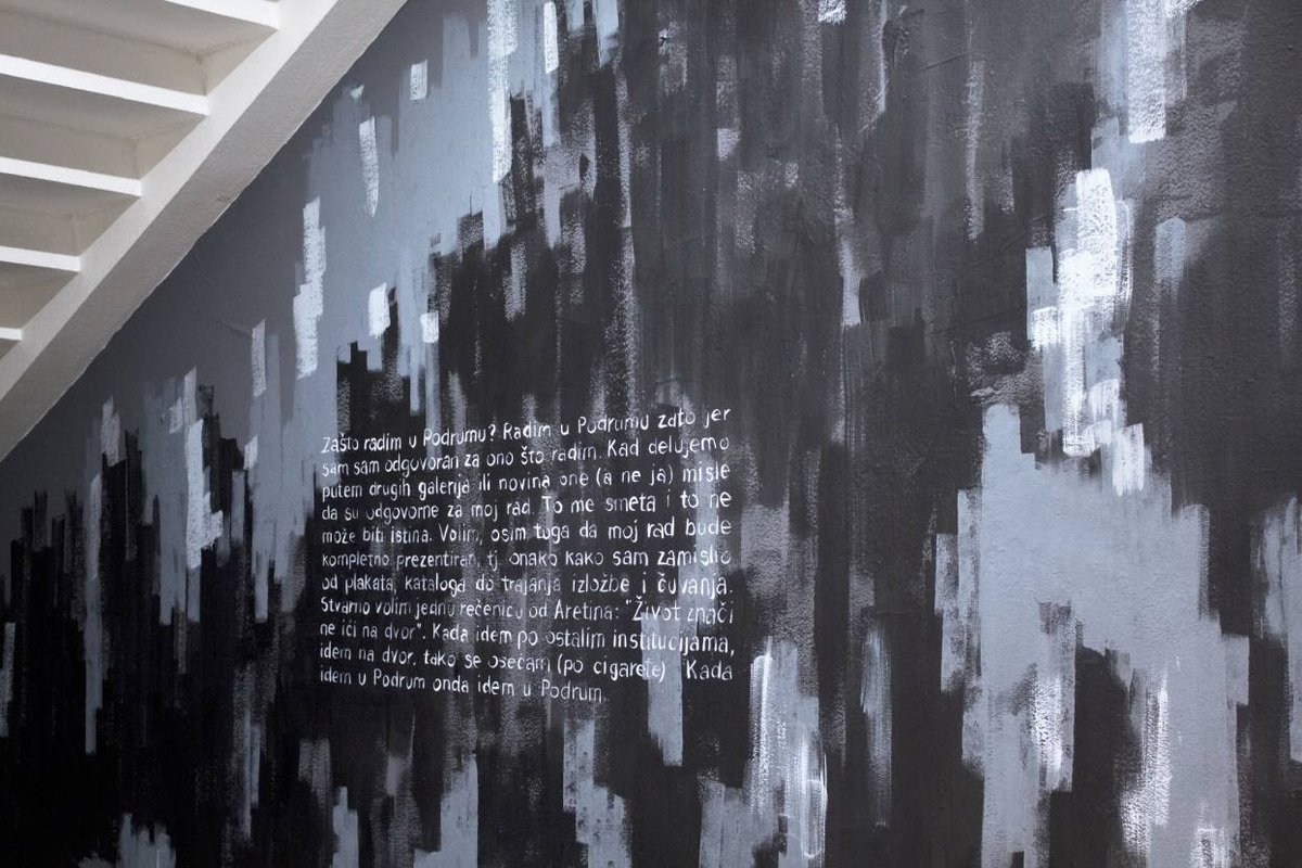 SEEcult's tweet photo. Ovo nije to vreme, ovo nije ta galerija https://t.co/0VbzdVCt1g #mural #darinkapopmitic #podroom @KCB011 https://t.co/UeUv4Je750