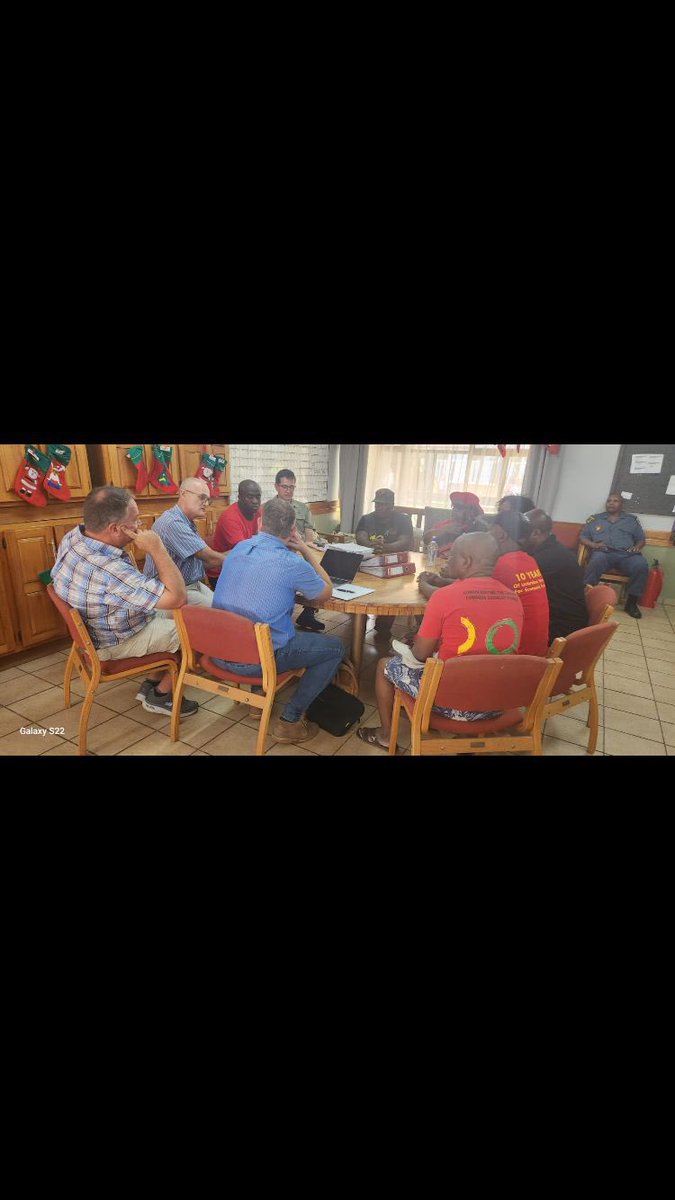 recordspty's tweet photo. They are finally in 
You can see the shame and embarrassment from their very own family son 
#EFF #HoërskoolBenvorster #Loadshedding #2023MAMAAWARDS #grade9 #racism #Skomota #areece #Ronaldo https://t.co/3skOntC9Ga