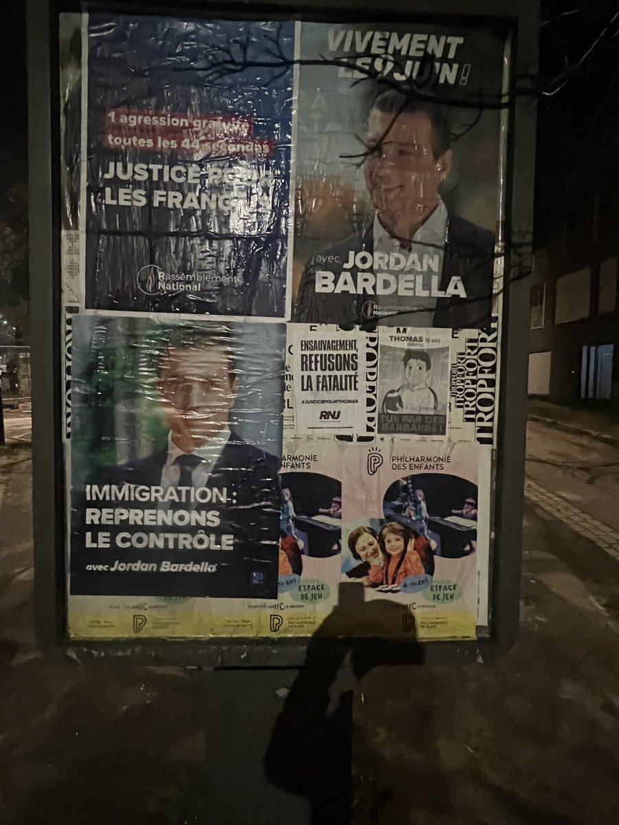karimjeanmarie's tweet photo. 2/3 Hier soir, collage d’affiches en #SeineSaintDenis. #Thomas #JusticePourLesFrançais #Crépol #ThomasPerotto #JusticePourThomas #VivementLe9Juin #LaRacailleTue #Crepolisation #ensauvagement #Montreuil #RosnySousBois #ActionRN #insécurité #Crepolrazzia #RNJ #décivilisation https://t.co/WFwY7CbSJc