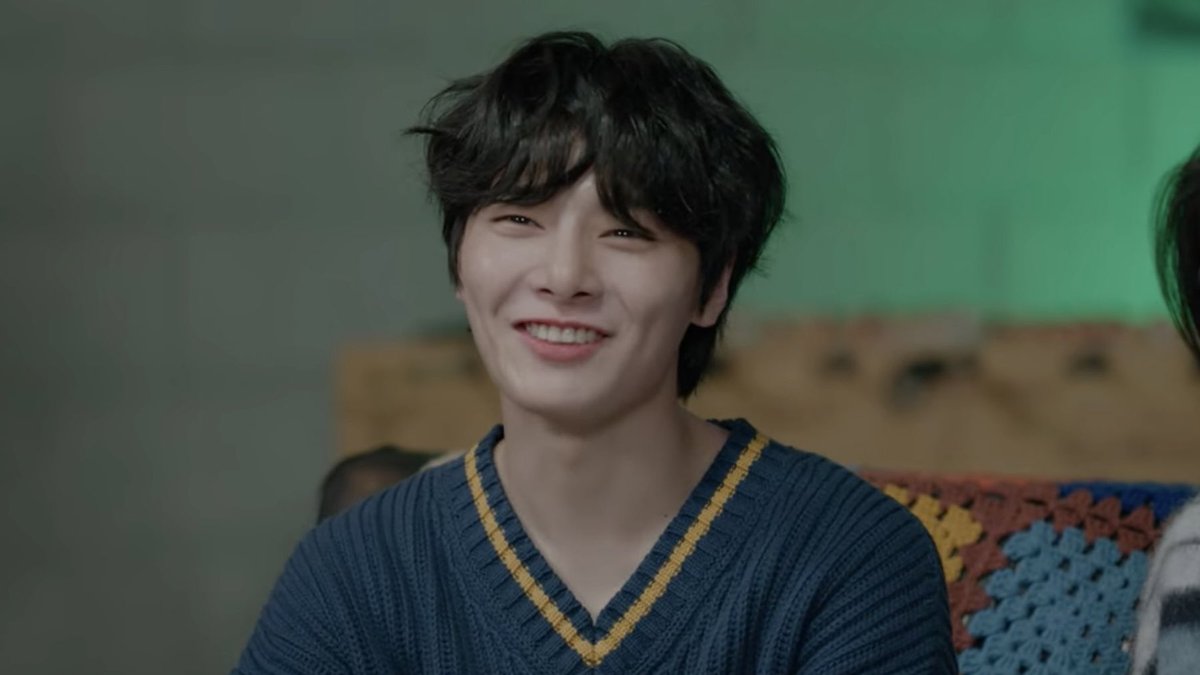 dailyinnieluv's tweet photo. our smiley boy 🤍 https://t.co/kLNCFsF1lj