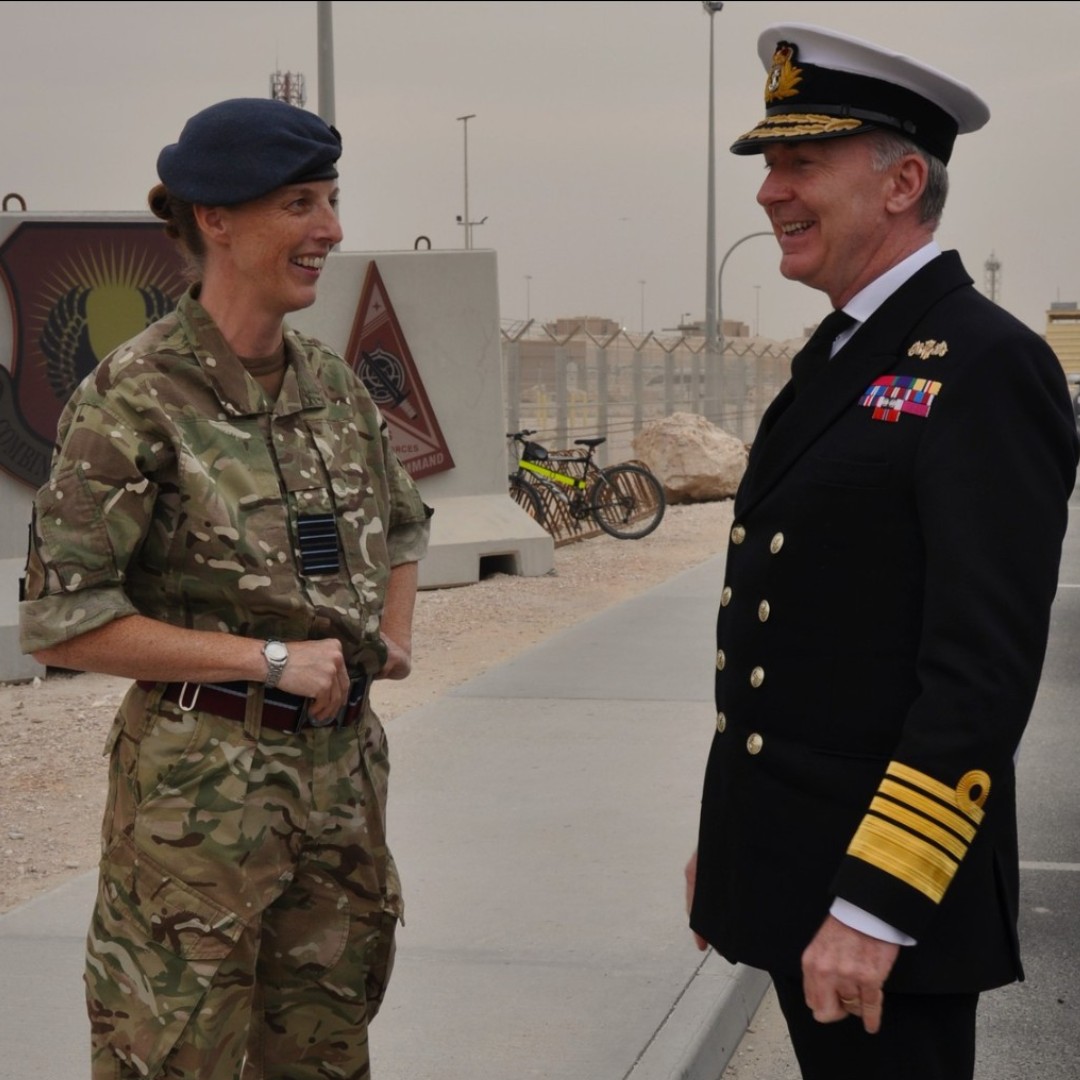 The Chief of the Defence Staff, Admiral Sir Tony Radakin, has visited British military personnel serving in the Middle East and who form part of the US-led coalition in the fight against Daesh in the Middle East. More info 👉 ow.ly/SV3650QbAuI