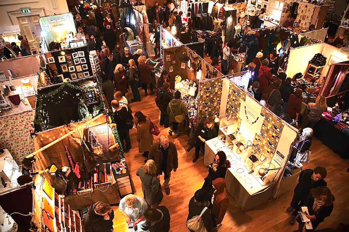 artmaguk's tweet image. @3d2devents hosts its next festive fair of quality art &amp;amp; craft at Edinburgh's @ARedinburgh, 2-3 Dec.
artmag.co.uk/3d2ds-3d2ds-fe…
#artmag #scottishart #scottishcraft #scottishglass #scottishceramics #scottishtextiles #artfair #craftfair #jewellery #sculpture #glass #ceramics #textile