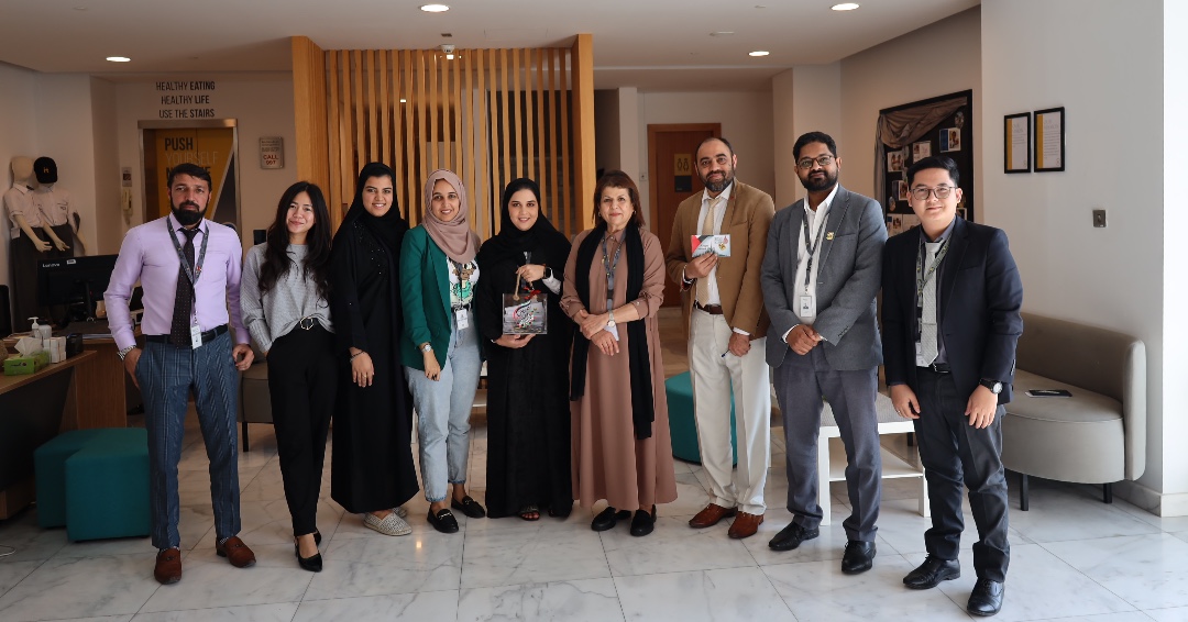 Igniteschooldxb's tweet image. Director&apos;s Touch: Our Director takes the lead, distributing National Day Brooches to the staff in preparation for the upcoming celebration. United in spirit, we gear up for a festive tribute to our beloved nation! 🇦🇪🎉 

#NationalDayPrep #UnityInCelebration #DirectorialLeadership
