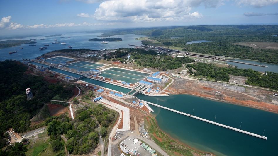 AllOverTheMapYT's tweet image. 🚢 Panama Canal, a vital trade route, faces bottleneck issues amid drought. Stolt-Nielsen reroutes, charging more for timely deliveries. Canal limits daily ships; reliability concerns lead to alternative routes. Experts eye improvement in 2024 
#PanamaCanal #TradeIssues