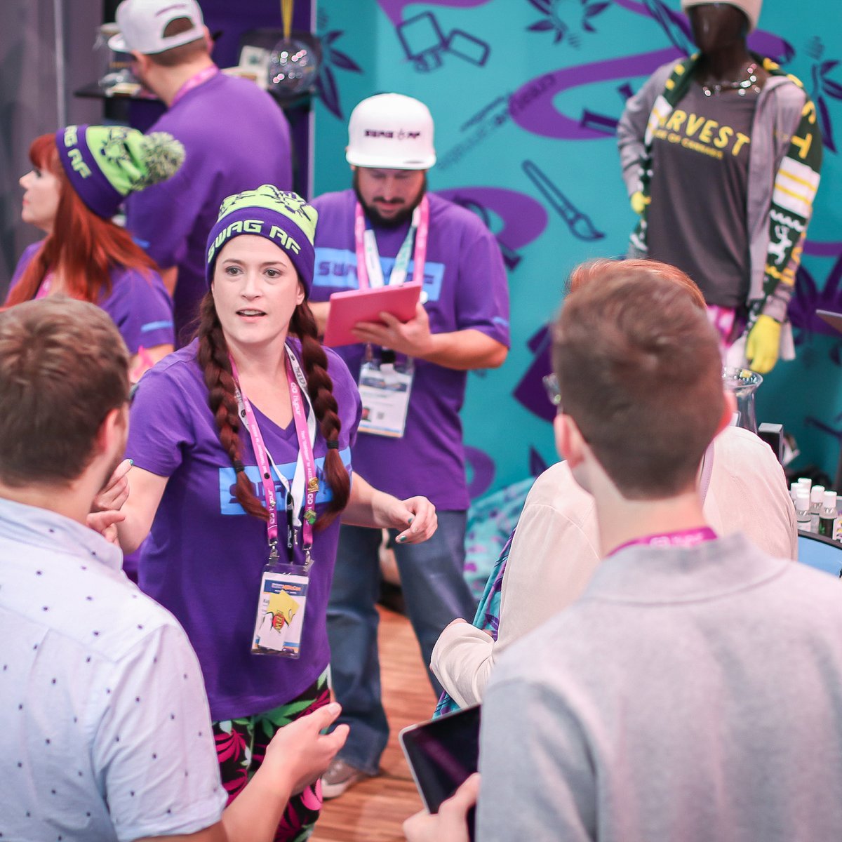 MJ BIZCON DAY ONE! LET'S CONNECT AT BOOTH NUMBER 6712.