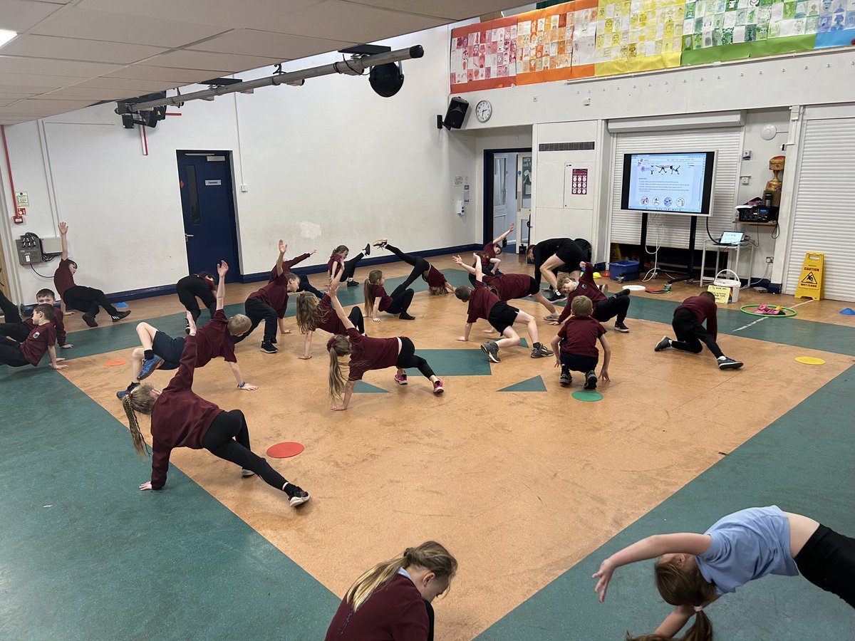 realPE_Mark's tweet photo. Last week I thoroughly enjoyed support @RoselandsSchool with some #realdance demonstration lessons. Igniting the creativity in EVERY child @Create_Dev https://t.co/F2Btw5AznH