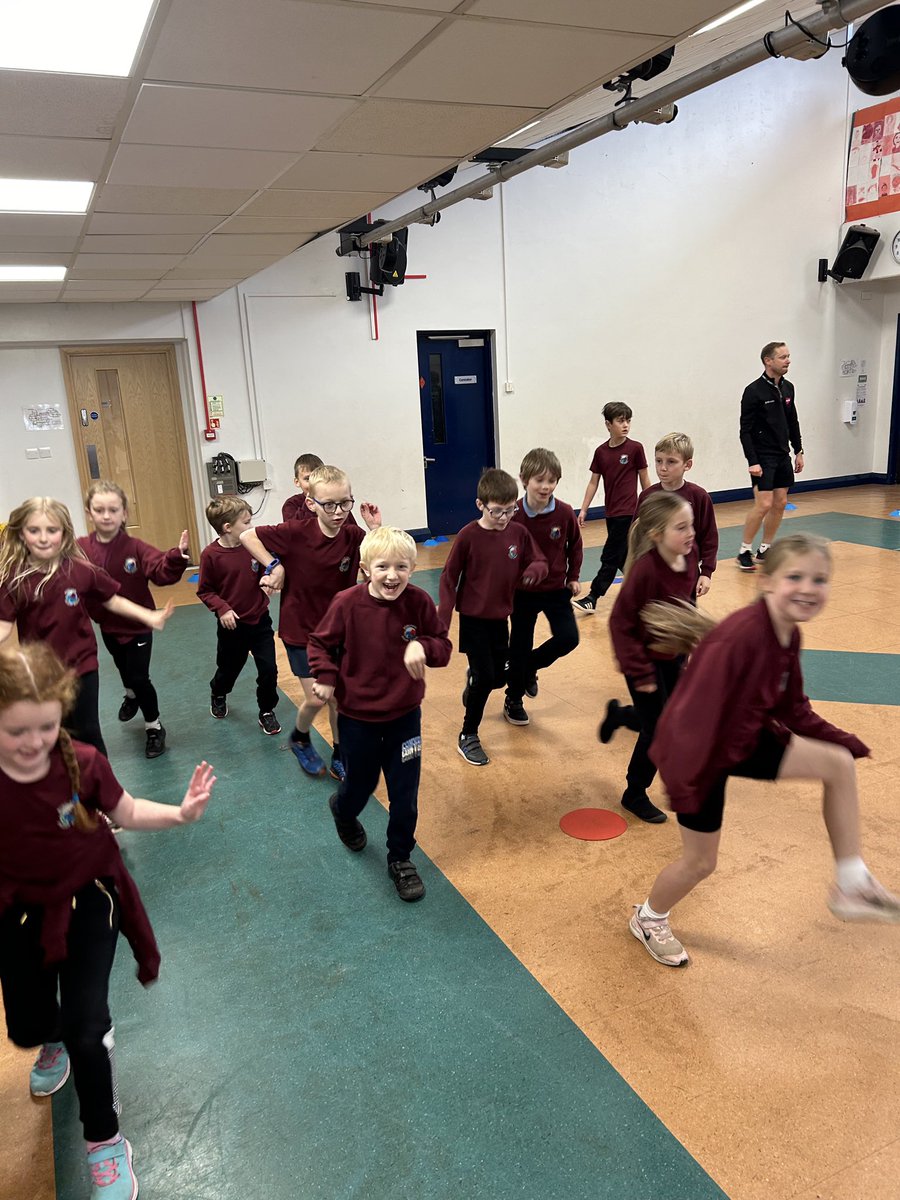 realPE_Mark's tweet photo. Last week I thoroughly enjoyed support @RoselandsSchool with some #realdance demonstration lessons. Igniting the creativity in EVERY child @Create_Dev https://t.co/F2Btw5AznH