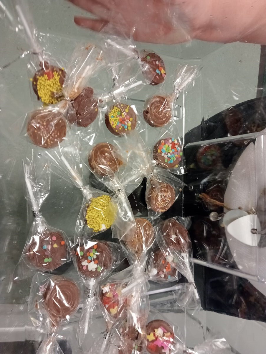 CwmbranHigh's tweet photo. Students in the ASD Base have been making sweet treats to sell at, 'A Night at the Musicals' Thursday 30th November, yes tomorrow!😄
We look forward to seeing you all there🥰
Remember to bring your spare cash!😋
#NightAtTheMusicals #ASDBase #CwmbranHighSchool https://t.co/ki2706jLAu