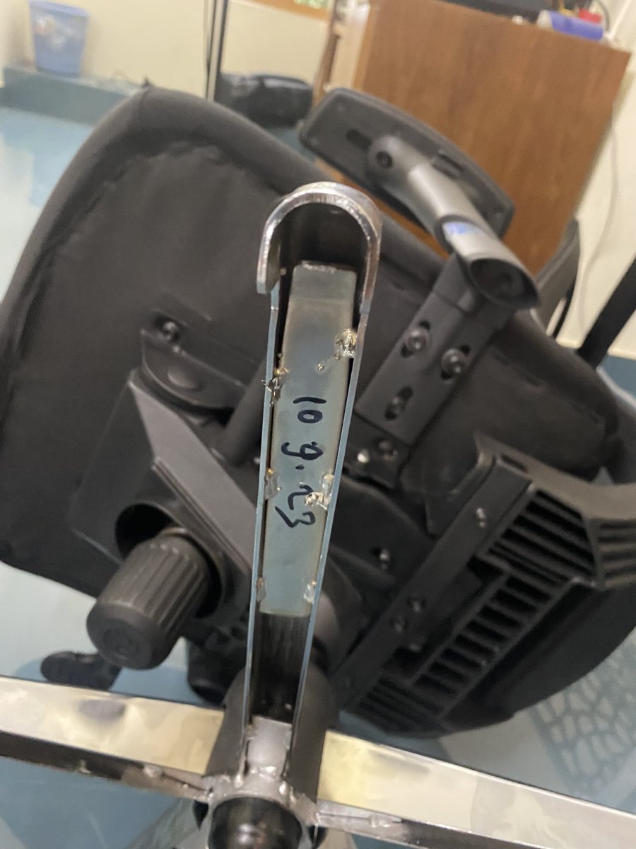 Kailas425's tweet photo. 🚨 Urgent @TheSleepCompany Complaint 🚨

Bought "SmartGRID Stylux Chair" on Nov 29, '23. 4 PM, crucial part broke, causing injuries. 🤕 Contacted customer care, shared pics &amp; videos. They discussed replacement but ignored injuries.

#SleepCompany #CustomerSafety #consumerRights https://t.co/Yc3cWviPd2