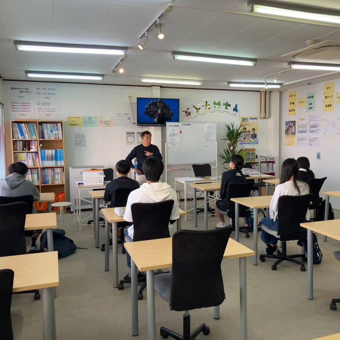 oyamayeg_event's tweet photo. 12月3日 #おやまYEGまつり
☆出店者 その29「#総合学習塾ViPass」☆
楽しく学ぼう!!今、人気の #プログラミング や #速読 の #無料体験 を行います。タブレットを使用するのでゲーム感覚で能力開発が出来るそうですよ。
学習塾と学童保育が併設されているViPassのコンテンツを是非体感してください! https://t.co/vISCFdDtHu