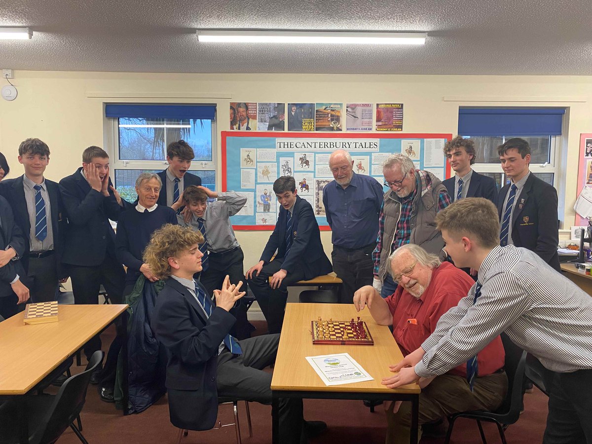 VerlucianCommunity tweet media