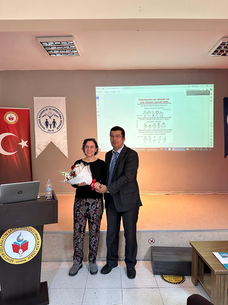 Gaziemir RAM olarak Sorumluluk Bölgemiz olan Gaziemir Menderes ilçelerimizde görev yapan Rehber Öğretmen/psikolojik Danışmalara ''Çocuk Resimleri Analizi'' semineri yapıldı.
<a href="/tcmeb/">Millî Eğitim Bakanlığı</a>
<a href="/Yusuf__Tekin/">Yusuf Tekin</a>
<a href="/MebOrgm/">Özel Eğitim ve Rehberlik Hiz. Genel Müdürlüğü</a>
<a href="/yahsiomer/">Dr. Ömer YAHŞİ</a>
<a href="/gaziemirkymkmlk/">Gaziemir Kaymakamlığı</a> 
<a href="/OGNDERSE/">OGÜN DERSE</a>
<a href="/AliMusaBina/">Ali Musa Bina🇹🇷</a>
<a href="/cbahadir52/">CENGİZ TEĞİŞ</a>