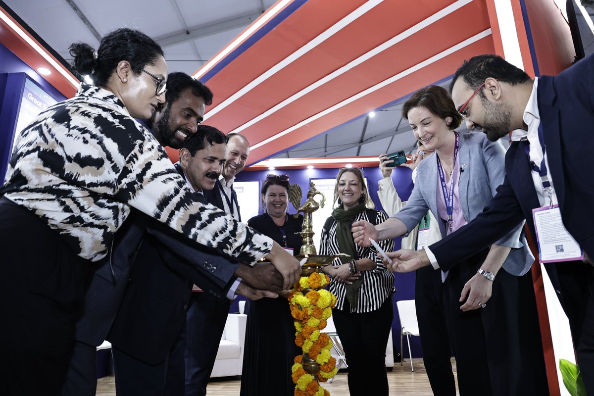 CScottFCDO's tweet image. 🇬🇧 a proud Partner Country at @blrtechsummit , Asia’s biggest tech summit. 

Great to join Karnataka Dep Chief Minister, Shri @DKShivakumar inaugurating our pavilion - a showcase for 13 🇬🇧 companies here to deepen tech links with 🇮🇳 . 

#AlivewithOpportunity