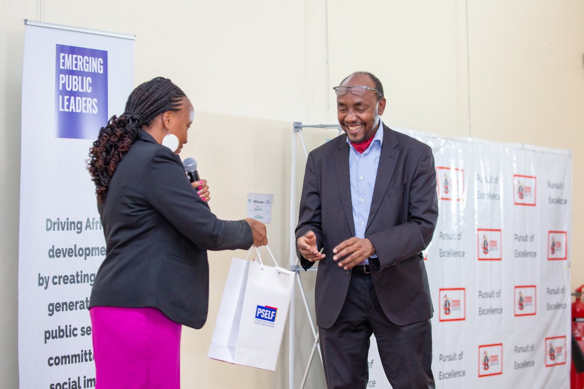 elfafrica1's tweet image. @kennjiruken from Uungwana Institute guided the Fellows through a session on managing ethical dilemmas in public service. The Fellows gained invaluable insights into recognizing ethical tensions faced by public servants and the strategic approaches to resolving them. #PSELFWeek