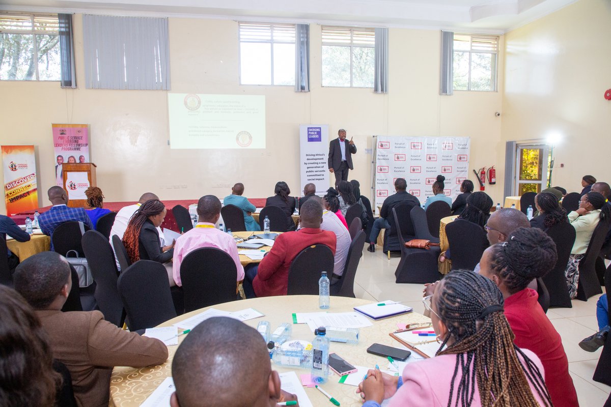 elfafrica1's tweet image. @kennjiruken from Uungwana Institute guided the Fellows through a session on managing ethical dilemmas in public service. The Fellows gained invaluable insights into recognizing ethical tensions faced by public servants and the strategic approaches to resolving them. #PSELFWeek