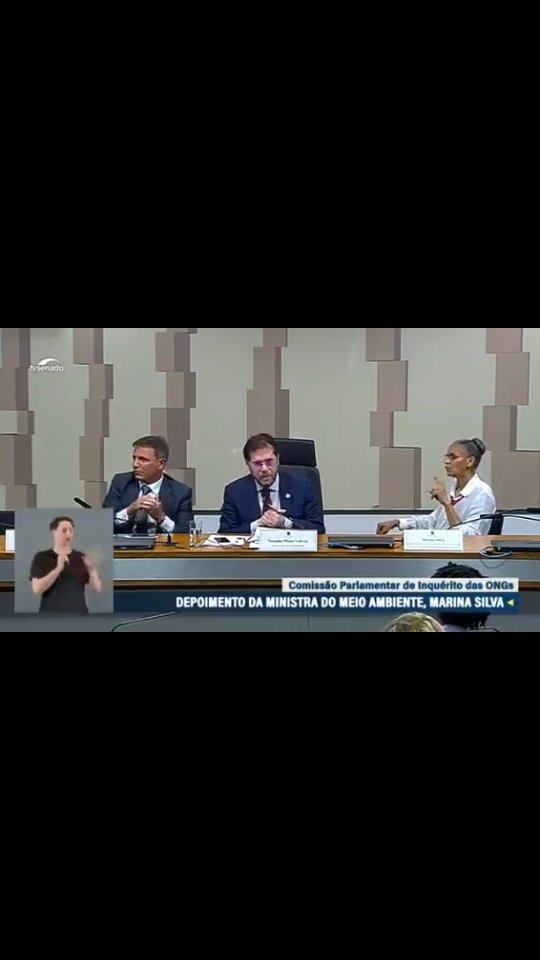 Marina Dinossauro Silva agora colocou um nome novo na " Caixa Preta " . Agora é Caixa de Pandora . Tão mudando nossa Língua Portuguesa.  Coitado dos Nossos Alunos nas Escolas.