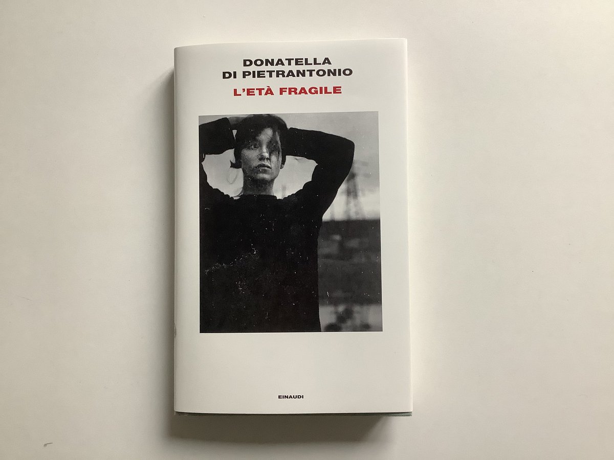 «”A volte vorrei suonare uno strumento meno umano della mia voce”.

Torna in libreria Donatella Di Pietrantonio e tutti vogliamo che invece lei e le sue eroine continuino a suonare lo strumento delle loro voci».
<a href="/chiara_valerio/">chiara valerio</a> ❤️