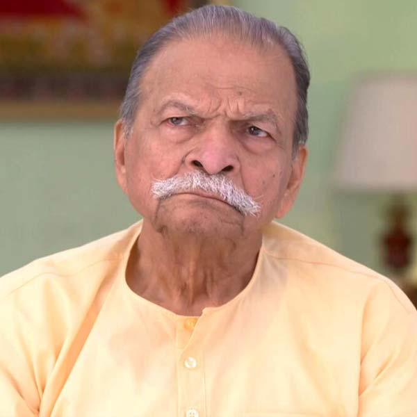 MarathiRT's tweet photo. दीडशेहून अधिक नाटकांत आणि २०० हून अधिक चित्रपटांत अभिनय करणारे ज्येष्ठ व श्रेष्ठ अभिनेते 'रवी पटवर्धन' यांचा आज स्मृतिदिन.

विनम्र अभिवादन. https://t.co/HDIns0DQDf