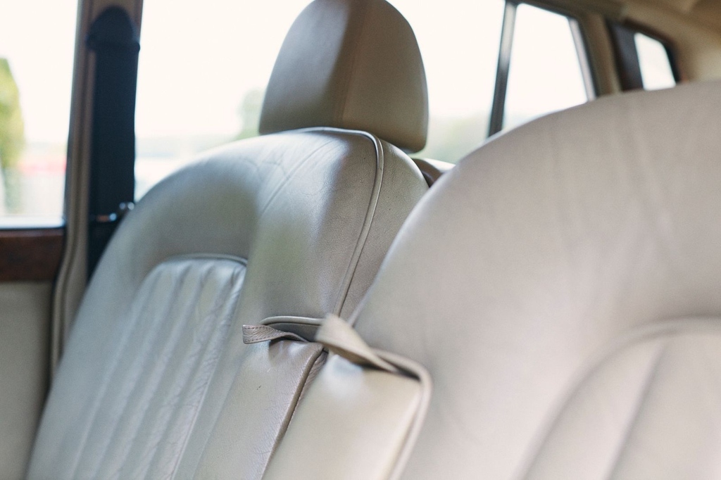 TheRanmoreGroup's tweet image. 1976 ROLLS-ROYCE SILVER SHADOW I

Impeccable, meticulously cared for Shadow I with minimal mileage and a single owner throughout its history. This exquisite specimen remains in its pristine, unaltered state.

ranmorefmc.co.uk/vehicles/rolls…

#rollsroyce #silvershadow1 #silvershadow #car