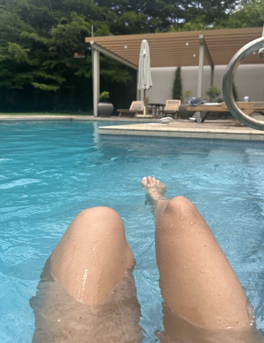 GM ye lil turds https://t.co/qfwXPM0xOj