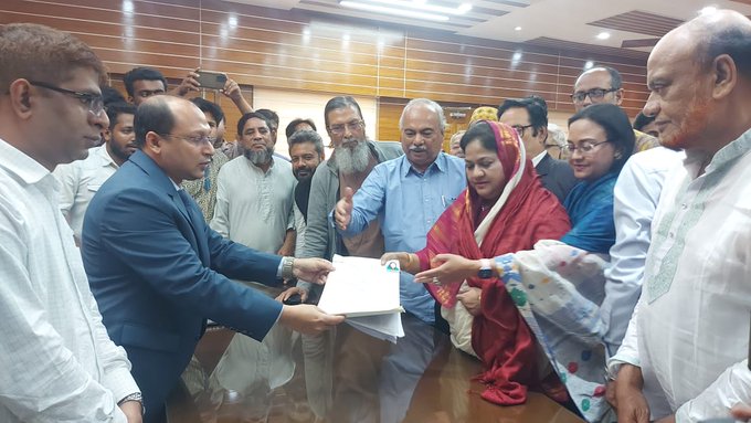 বেনাপোল ইমিগ্রেশনে ৭৬ হাজার ইউএস ডলারসহ পাসপোর্ট যাত্রী আটক