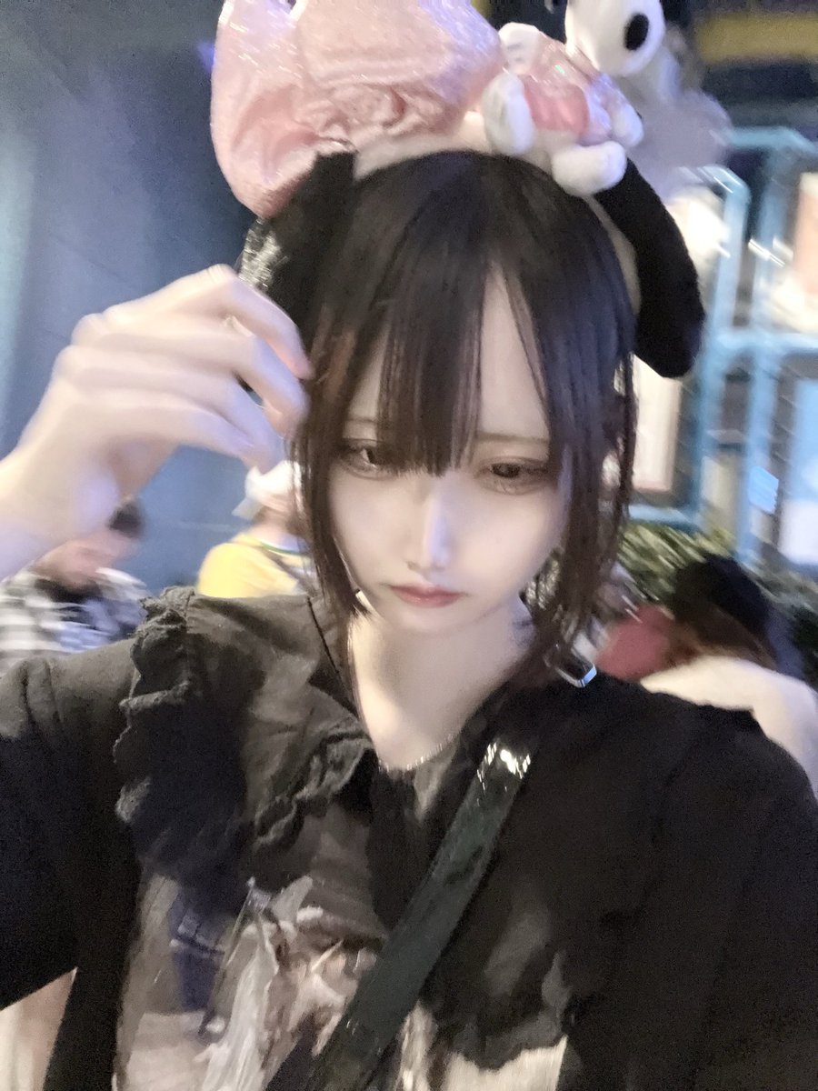 pome0x's tweet photo. 死んだ目をしたジャパニーズ🎵 https://t.co/E5vaFp70ad