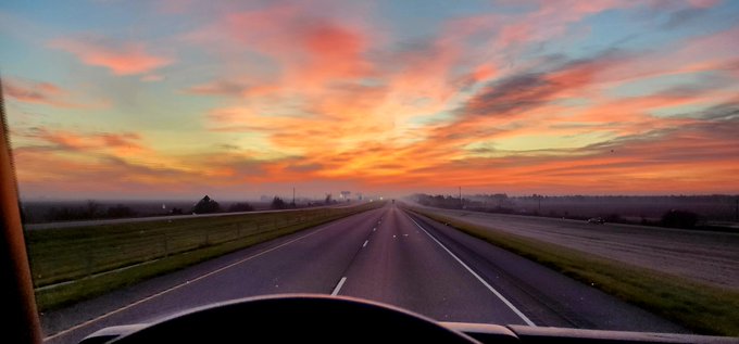 Good morning https://t.co/TqfVhUo48Q