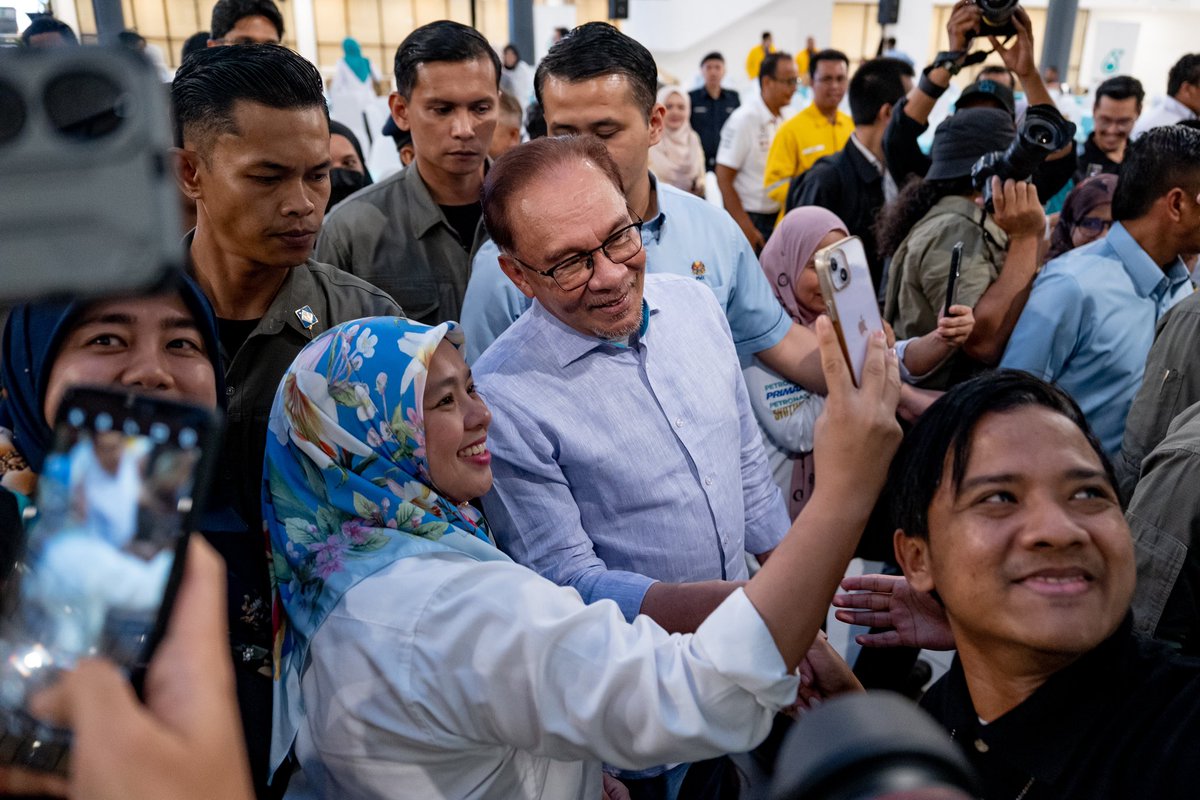 Anwar Ibrahim tweet media