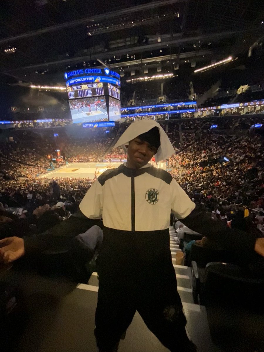 Big Shout Out to ⁦TCIONY for giving our students a wonderful experience last nite at the NETS game! Thank you for always prioritizing kids & giving back to the community 🖤💛⁦@tciony_⁩ ⁦@davis_fia⁩ ⁦@JustineSharoyan⁩