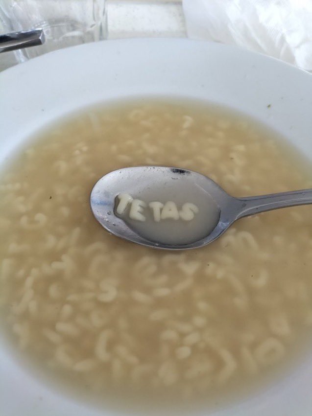 Por fin me como unas tetas