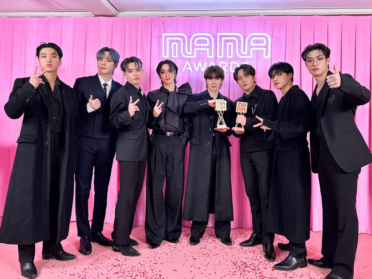 ATEEZofficial's tweet image. [📷] TODAY ATEEZ
⠀
류승룡 선배님과 함께 영화 한 장면같이
강렬한 모습을 보여 준 시네마틱 스테이지✨

그리고 'Favorite Global Performance Male Group Award' 수상까지 행복한 추억들을 가득 남긴 #2023MAMAAWARDS 🥳
⠀
#TODAY_ATEEZ #ATEEZ #에이티즈 #2023MAMA