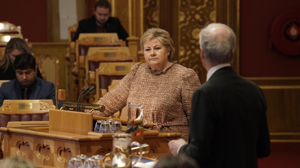 Forstår ikke de hønsehuene som støtter @jonasgahrstore at han har ALDRI vært sosialist? Han kom fra @Hoyre fordi der ble han satt på bakerste benk. I @arbeiderpartiet fikk han lederplass. Se hvordan det gikk. abcnyheter.no/nyheter/politi…