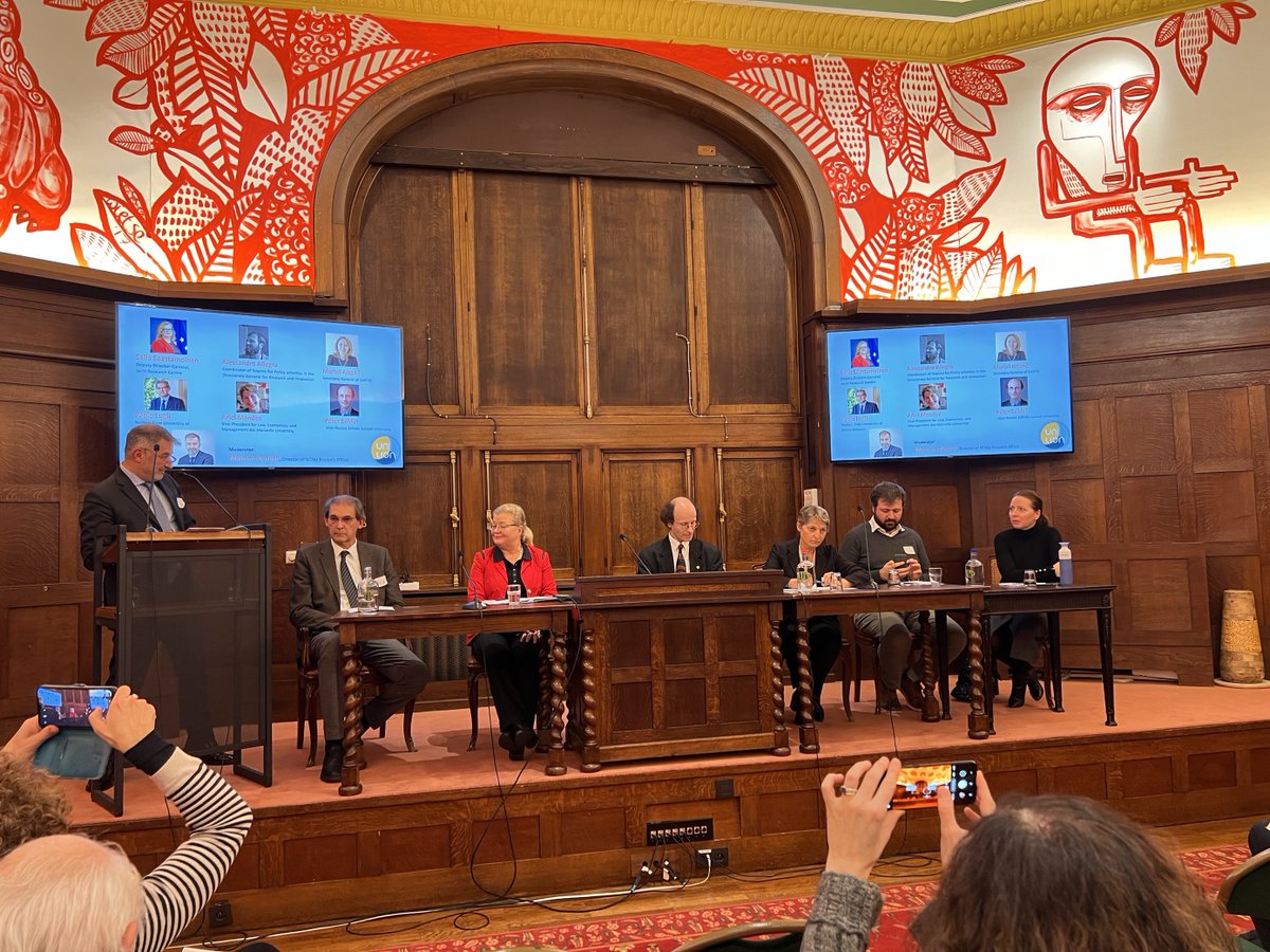 EARTO participated in the Public Conference "Science for Policy" at #UniLiON's Annual Event. The discussion with <a href="/MassimoBusuoli/">Massimo Busuoli</a>, our <a href="/EU_ScienceHub/">EU_ScienceHub</a> colleague <a href="/SallaLoi/">Salla Saastamoinen</a>, <a href="/a_allegra/">Alessandro Allegra</a> (<a href="/EUScienceInnov/">EU Science & Innovation 🇪🇺</a>) &amp; representatives of the academic community was very insightful. #Research #RDI