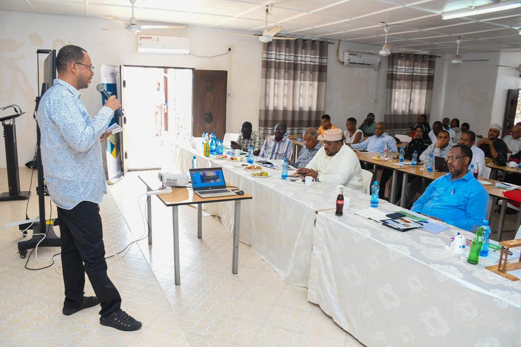 lapsset's tweet image. #LAPSSETKe Corridor participated in an investment forum by Kenya  Development Cooperation hosted by Lamu County Government. The Lamu Port is marked as an ideal hub of investment in the  County, especially due to LAPSSET Projects coming up such as the  Lamu Sez.