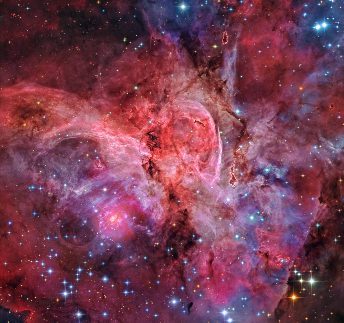 Este colorido paisaje es una pequeña parte (de unos 20 años-luz) de la Nebulosa de la Quilla, que mide unos 300 años-luz. Es una de las regiones de formación de estrellas más grande de la Vía Láctea. Está a 7500 años-luz del Sistema Solar. Crédito: NASA/ESA et al. #FelizMiercoles