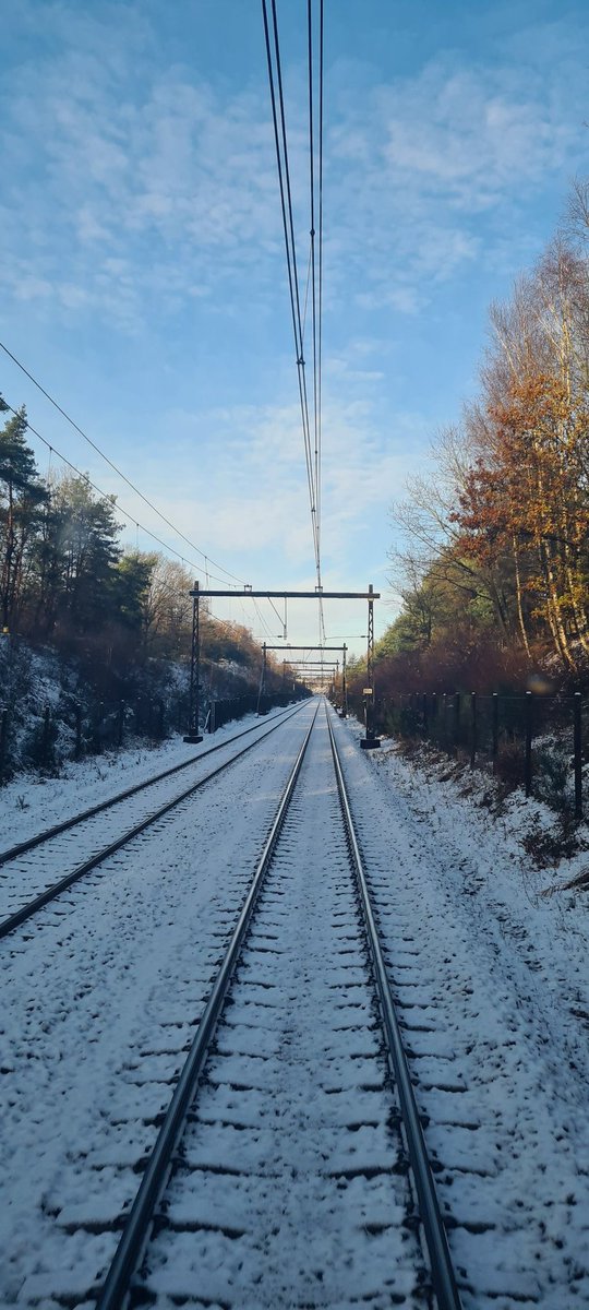 #sneeuw #Apeldoorn #trein #treinleven #eenbaanalsmachinistjeweetnietwatjemist