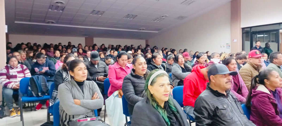 SNTE8's tweet photo. #OrgulloSNTE
En días pasados en la Región Guachochi y Creel se llevó a cabo el Taller 📝 de “Literacidad y Bilingüismo” donde maestras y maestros de Educación Indígena compartieron sus experiencias y reflexiones para el aprovechamiento académico de las alumnas 👧🏻 y alumnos 👦🏻. https://t.co/EUVJRuvmIV