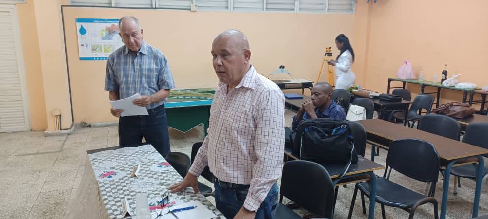 Participación  en la defensa de los informes técnicos, de la 2da edición de la  carrera de ciclo corto de agua y saneamiento, en la Universidad de  Oriente,  que pudieron obtener el título como técnico superior en esta especialidad.#EMROHab #vamosxmas.