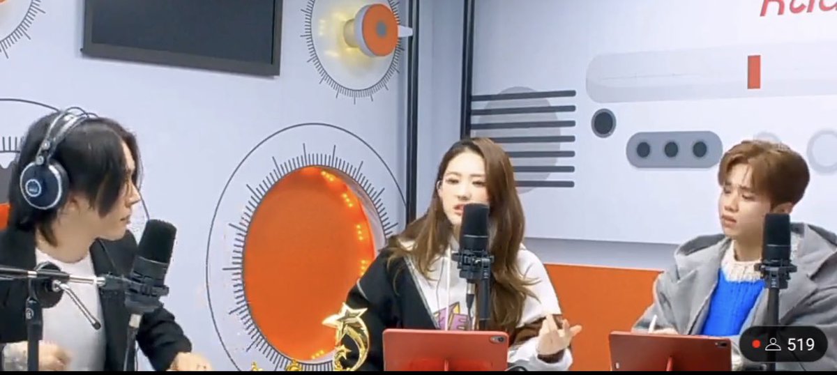 maiJersey007's tweet image. #HORI7ON_VINCI  i don’t have a rice cooker either . Gamitin ang hinlalato to measure the water. Old school si Tita Anchor 😆⚓️💕Btw sino  taga saing ninyo? 🤔 #HORI7ON  @HORI7ON_twt @HORI7ONofficial  #IamInvincible #ricecooker  @rnus_arirang