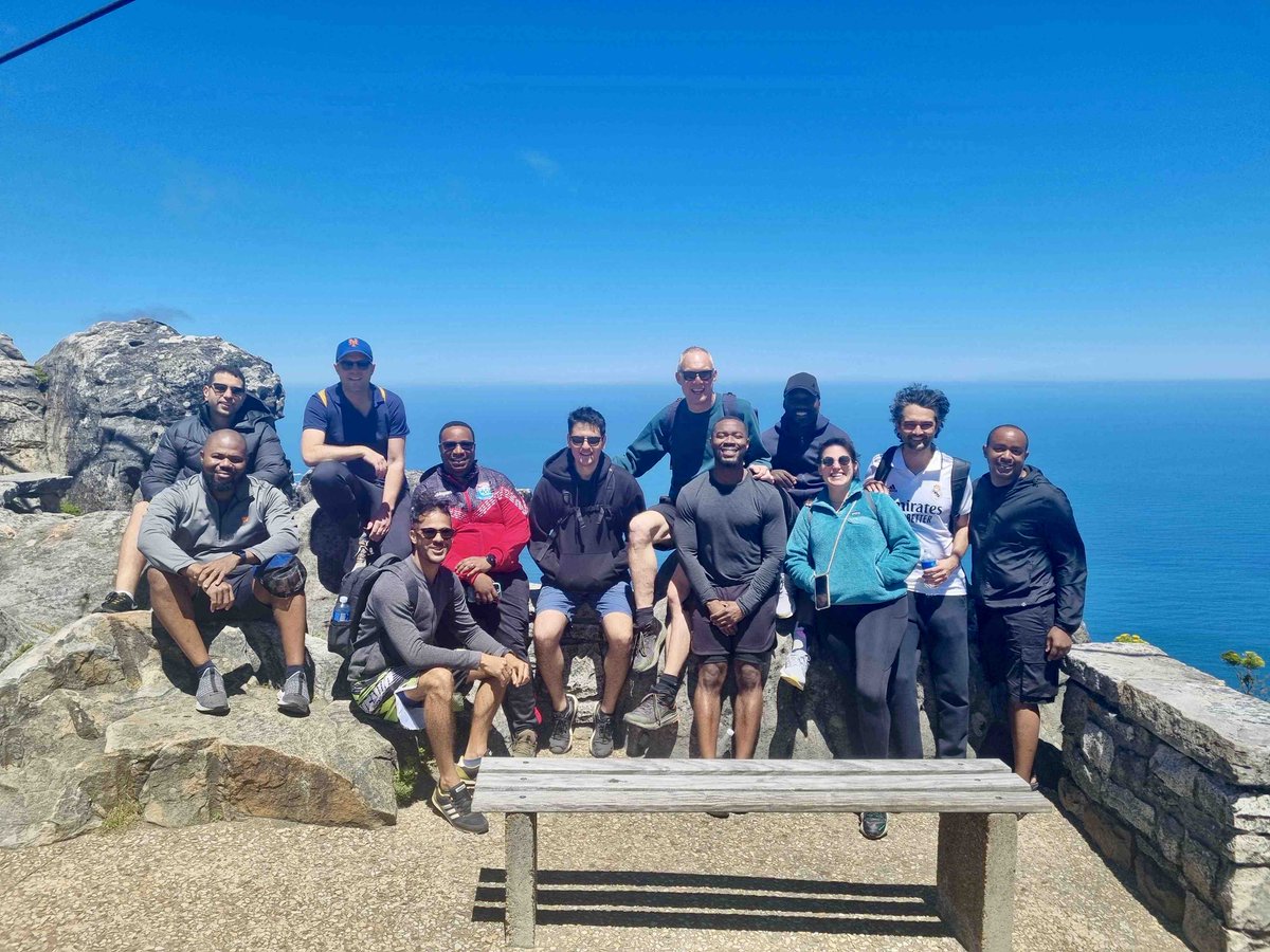 VC4A_Africa's tweet image. Before and after an invigorating hike with the #VentureShowcaseAfrica2023 team, all the way up to the top of gorgeous Table Mountain. We’re here in sunny Cape Town for #AESIS2023: africainvestorsummit.com, kicking off tomorrow 🚀 #AESIS2023xVC4A #VC4AVentureShowcase Join us!