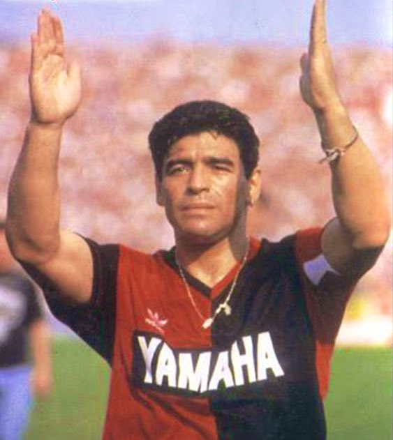 Se cumplen 3 años de uno de los tributos más bellos en la historia del fútbol.

🇦🇷🇦🇷❤️❤️🔟🔟