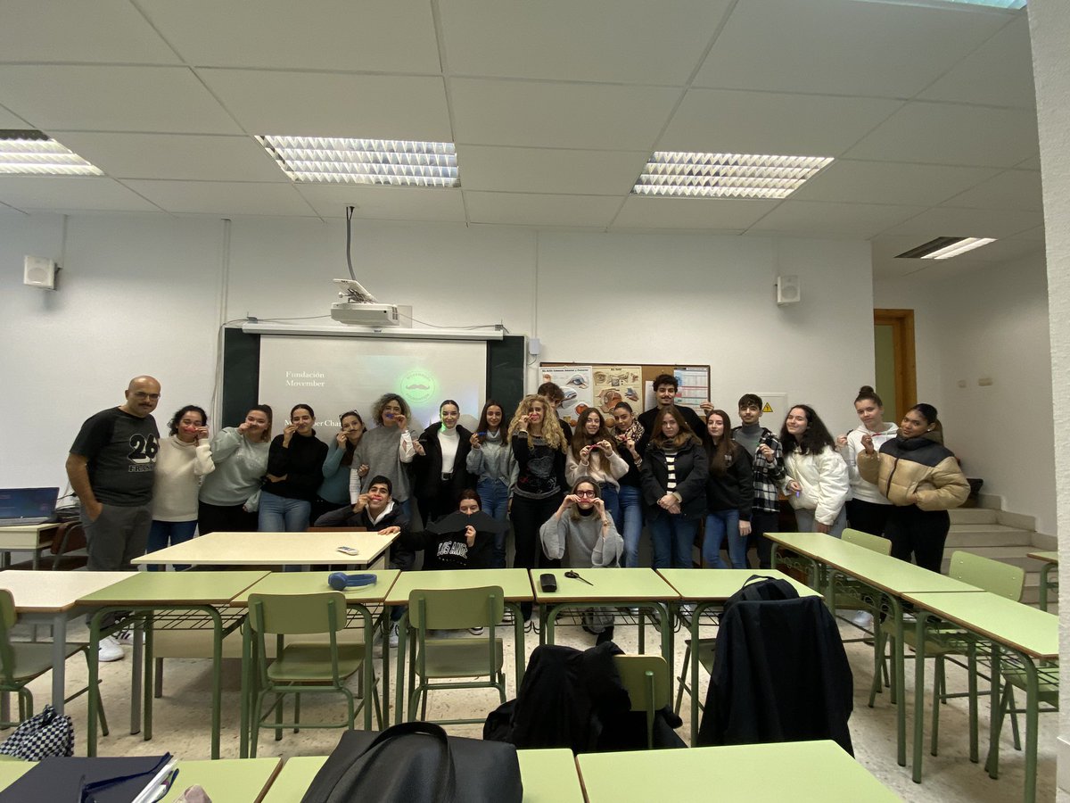 Hoy hemos estado en <a href="/fp_ieasa/">Instituto de Enseñanzas Aplicadas - Salamanca</a> concienciando a los futuros farmacéuticos de nuestra ciudad. Una experiencia enriquecedora y muy positiva, además afianzada en el tiempo 🥸 #movembercharro #MovemberCharroUSCF #cuestiondepelotas #juntosporsalamanca