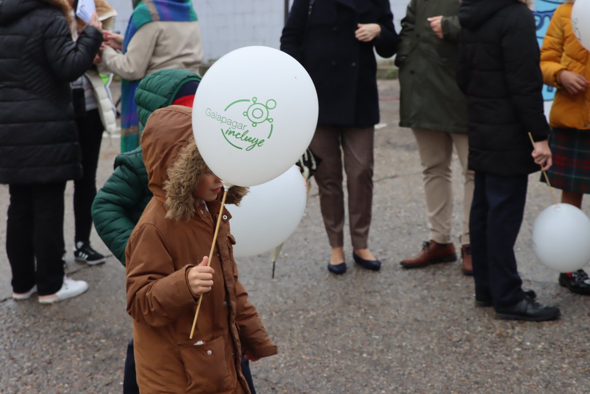 💚 Esta calle invita a la reflexión de todos los que pasen por ella y contribuye a poner el foco en la importancia de crear una sociedad más inclusiva y justa.

ℹ️Más información:  galapagar.es/calle-inclusio…