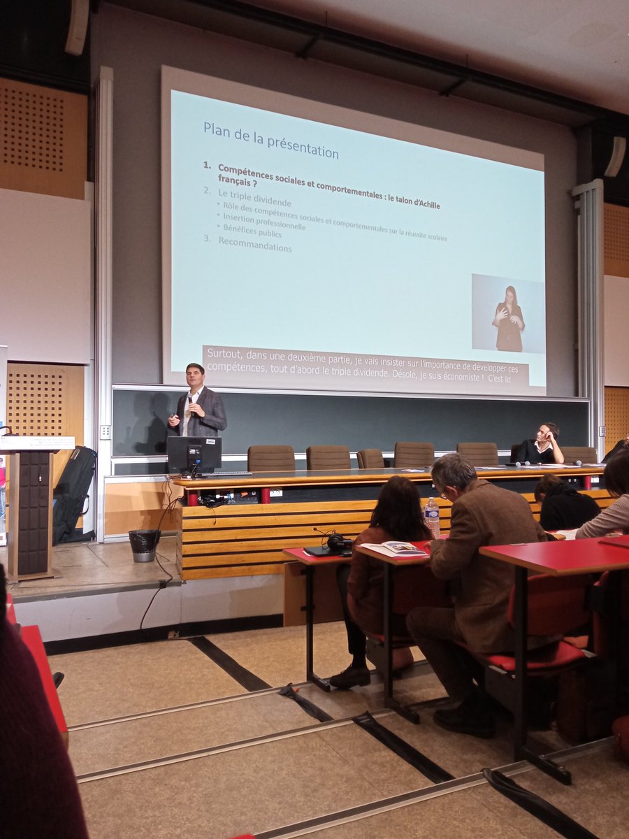 JClaudeMIDY's tweet photo. Séminaire "inégalités" @CsenOfficiel  intervention éclairante de Yann ALGAN sur les compétences socio comportementales essentielles pour la réussite de nos élèves ... https://t.co/9TRgJMPCOK